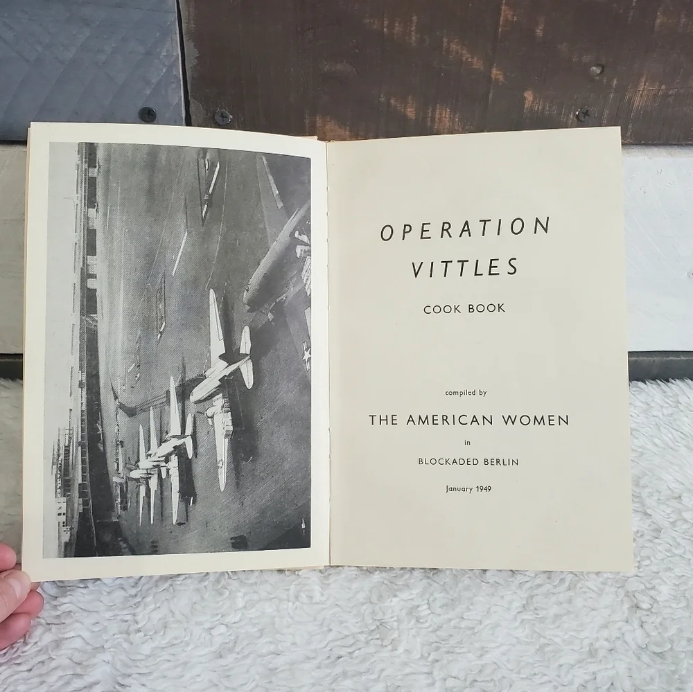 𝅺VINTAGE VTG Operation Vittles 1949 Hardcover Recipe Cookbook